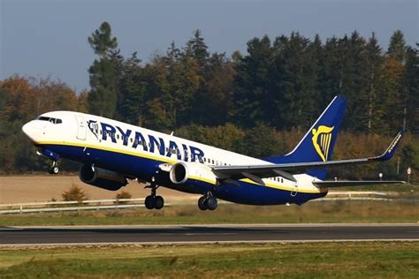 vuelos malaga praga ryanair